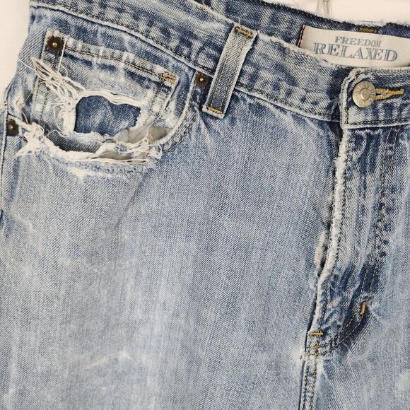 Tommy Hilfiger Freedom Relaxed Light Wash Jean Shorts Distressed Jorts Mens 36 - Picture 4 of 9